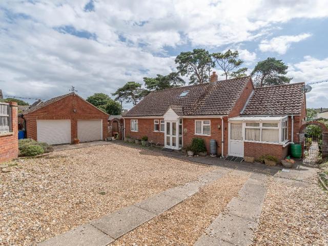 4 bed house for sale