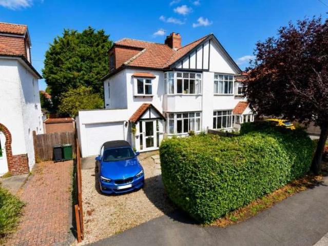 4 bed house for sale