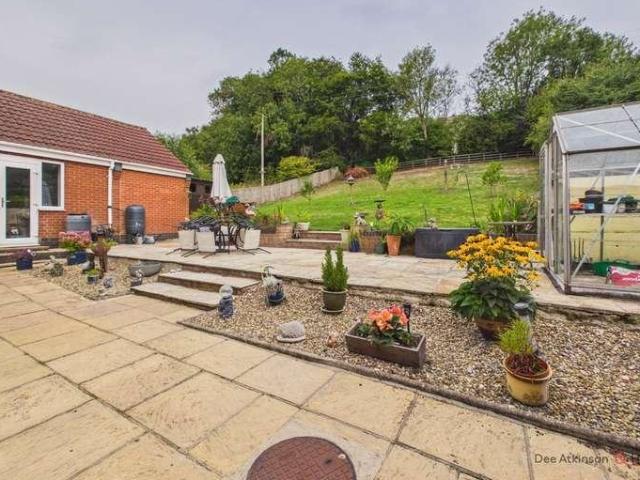 4 bed house for sale