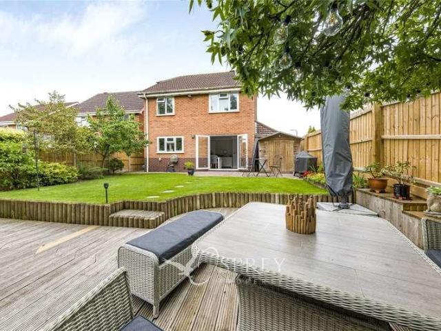 4 bed house for sale