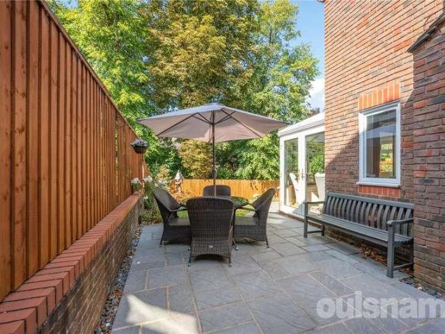 4 bed house for sale