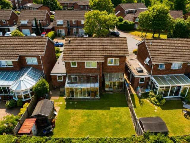 4 bed house for sale