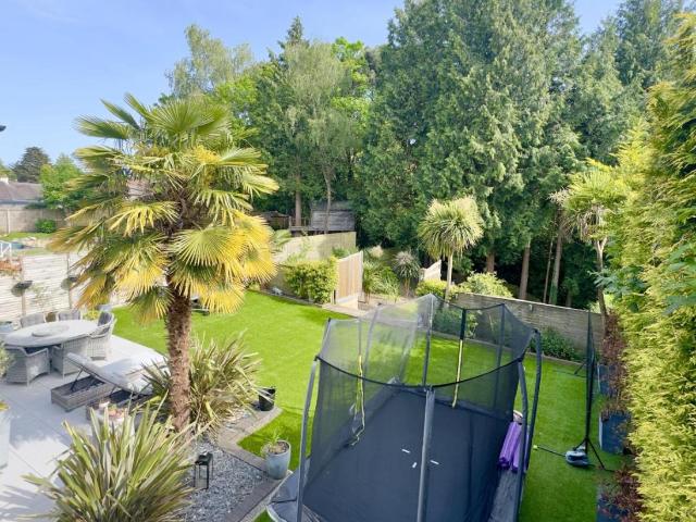 4 bed house for sale