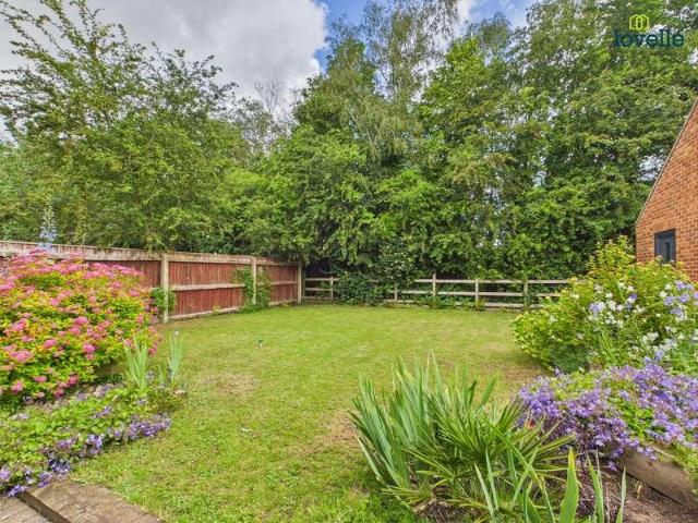 4 bed house for sale