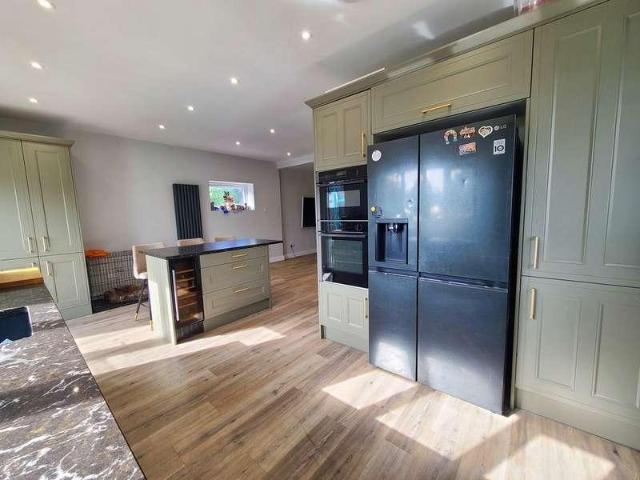 4 bed house for sale