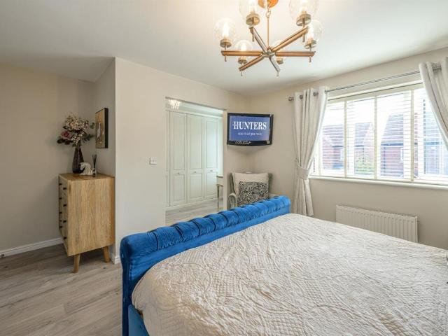 4 bed house for sale