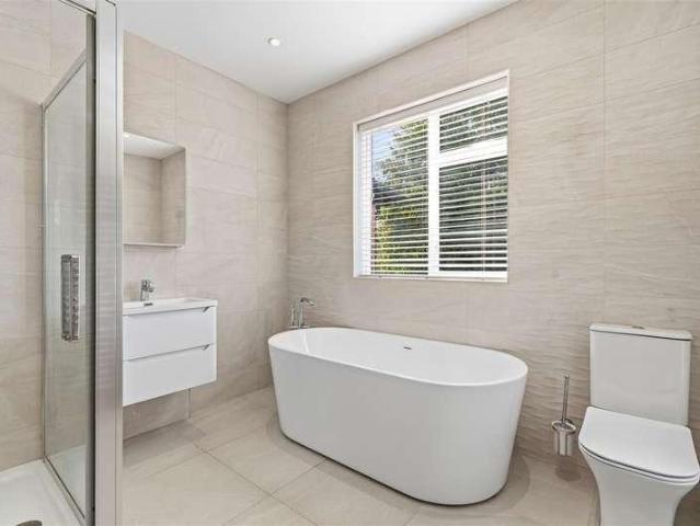 4 bed house for sale
