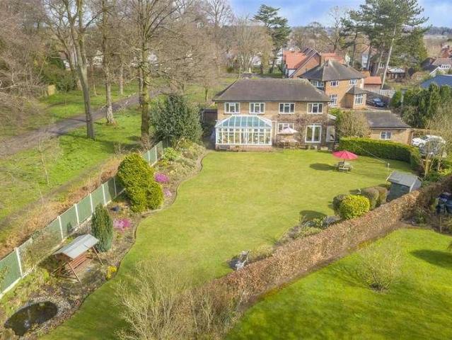 4 bed house for sale