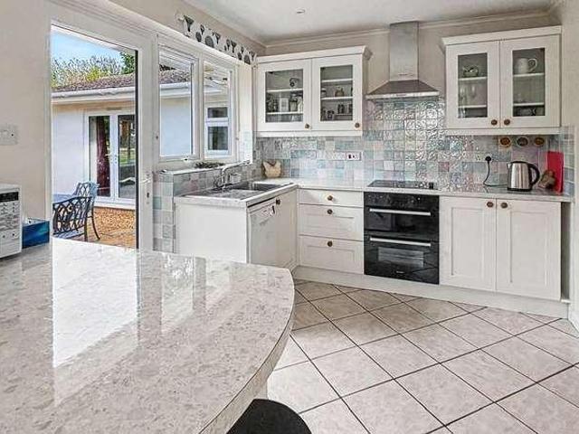 4 bed house for sale