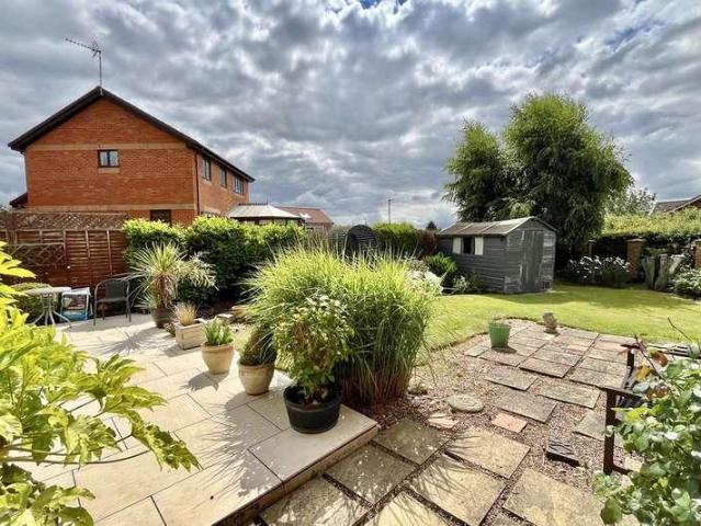 4 bed house for sale
