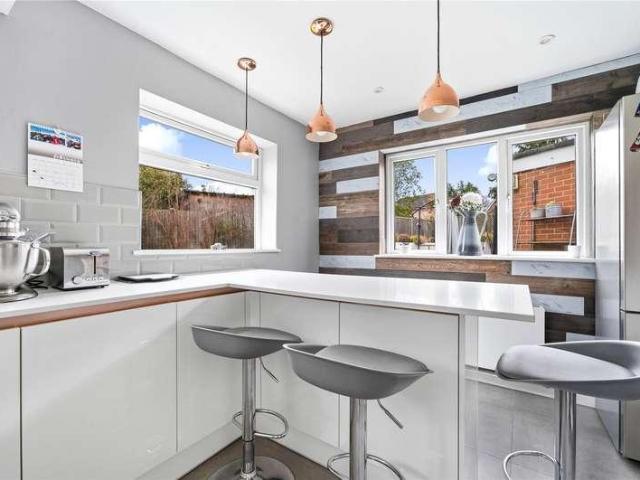 4 bed house for sale