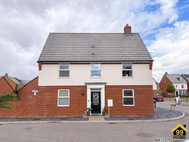 4 bed house for sale