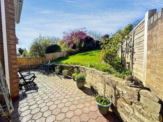 4 bed house for sale