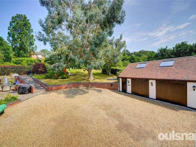 4 bed house for sale
