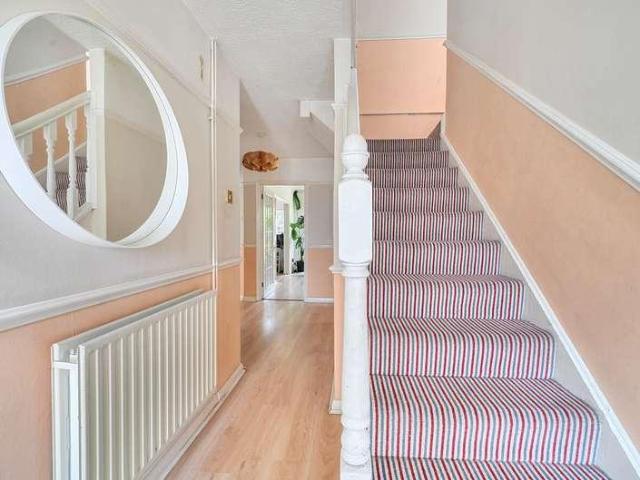 4 bed house for sale