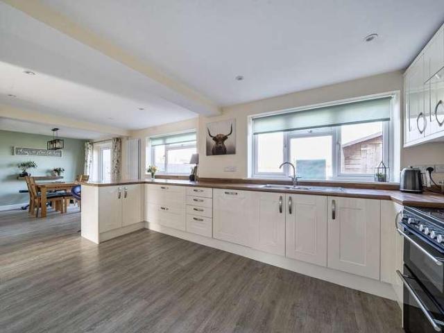 4 bed house for sale