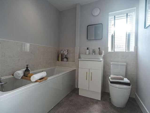 4 bed house for sale