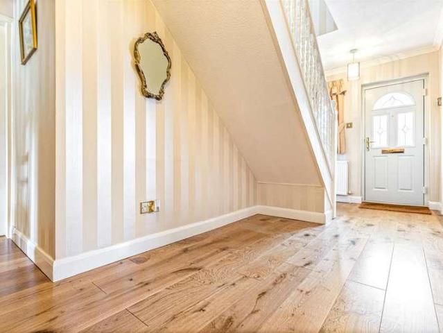 4 bed house for sale