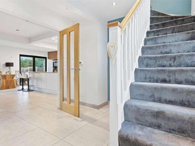 4 bed house for sale