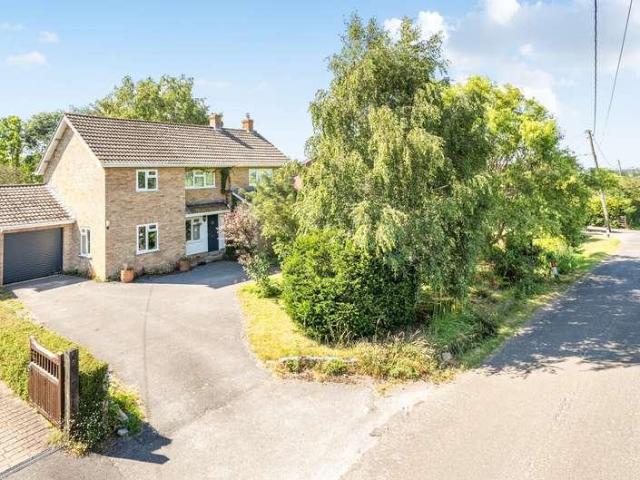 4 bed house for sale