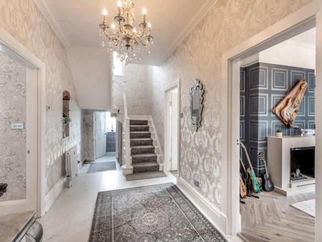 4 bed house for sale