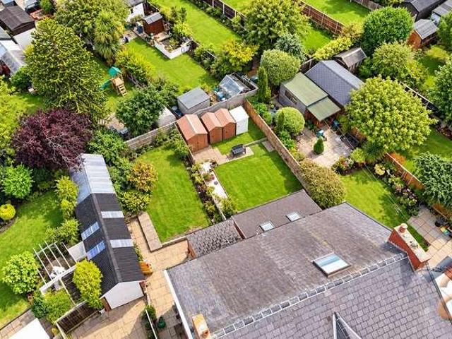 4 bed house for sale