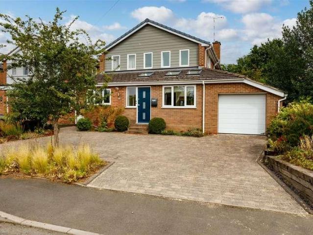 4 bed house for sale