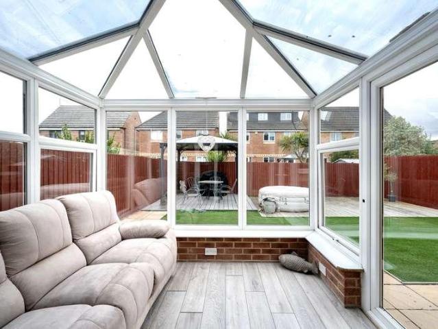4 bed house for sale