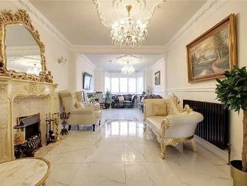 4 bed house for sale