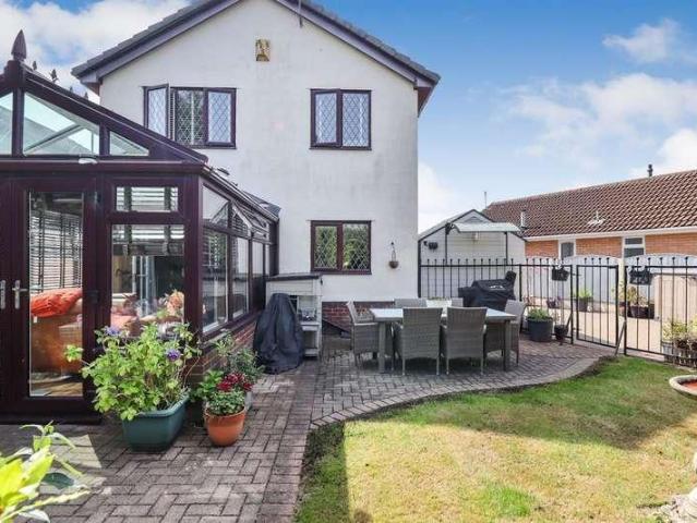 4 bed house for sale