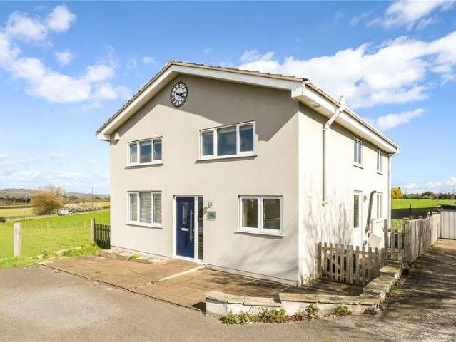 4 bed house for sale