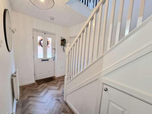 4 bed house for sale