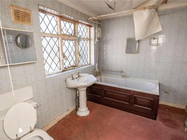 4 bed house for sale