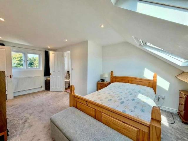 4 bed house for sale