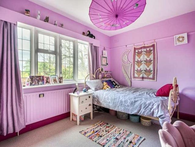 4 bed house for sale