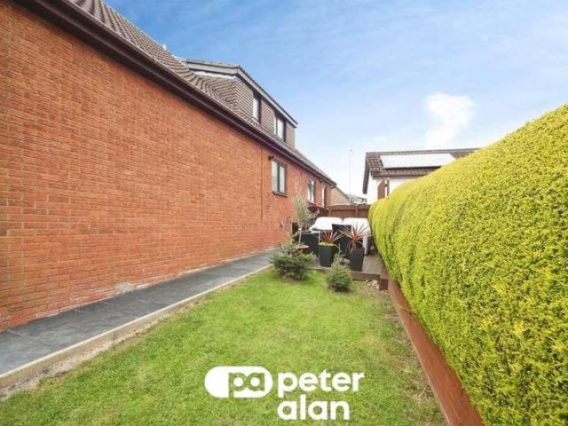 4 bed house for sale