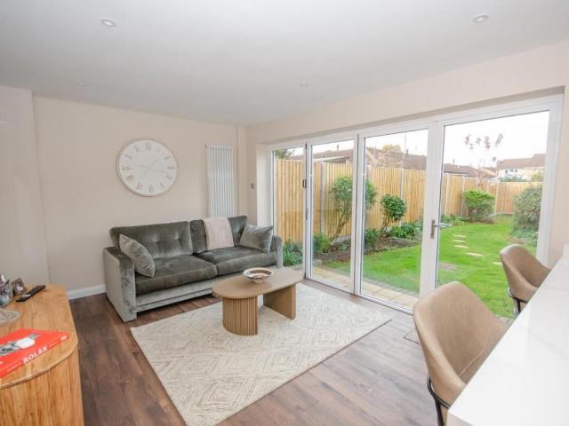 4 bed house for sale