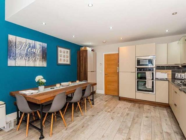 4 bed house for sale