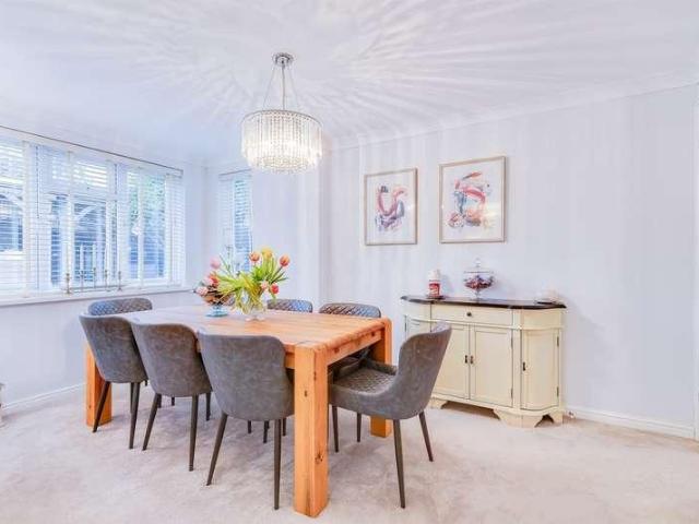 4 bed house for sale