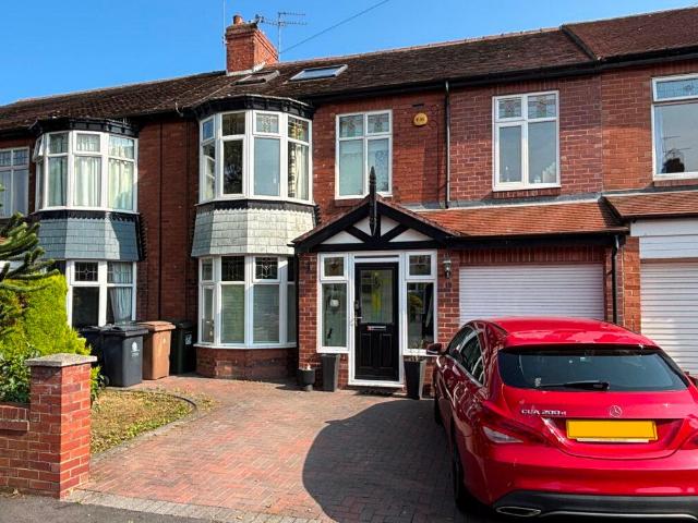 4 bed house for sale