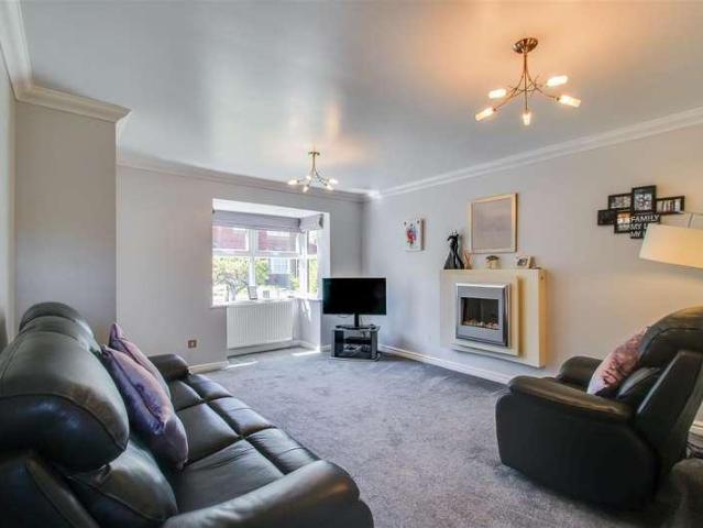 4 bed house for sale