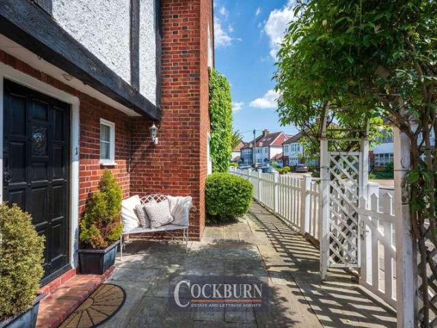 4 bed house for sale