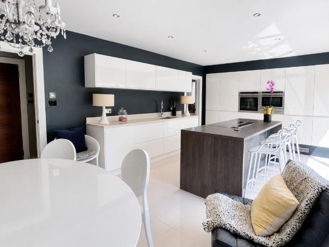 4 bed house for sale