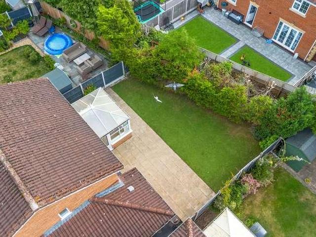 4 bed house for sale