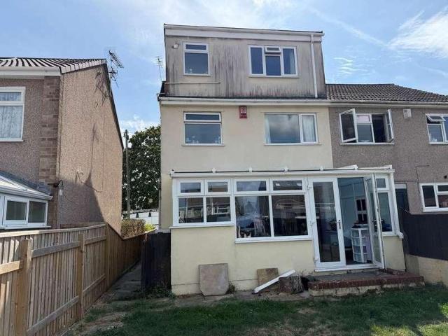 4 bed house for sale