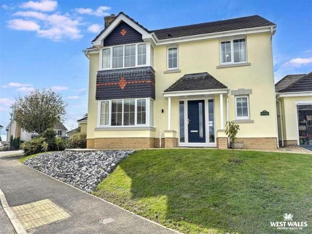 4 bed house for sale