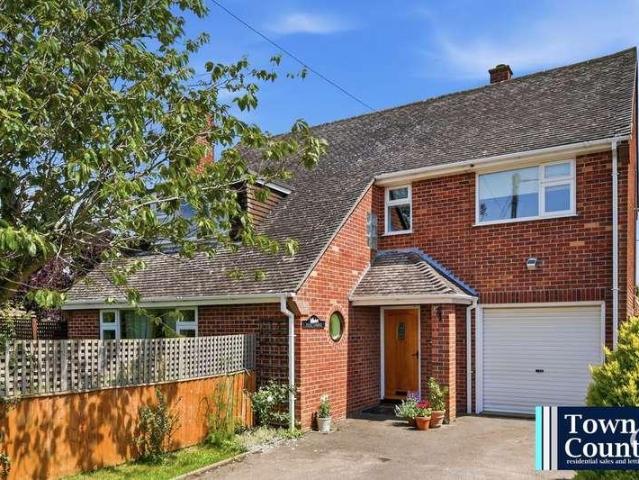 4 bed house for sale