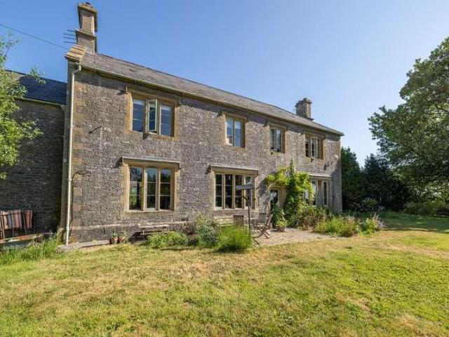 4 bed house for sale