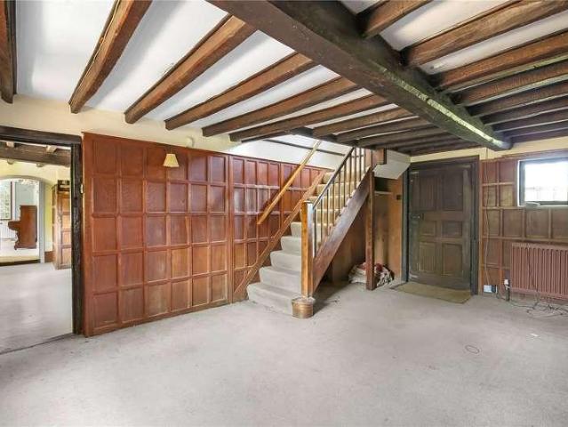 4 bed house for sale