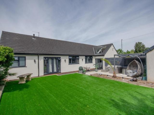 4 bed house for sale